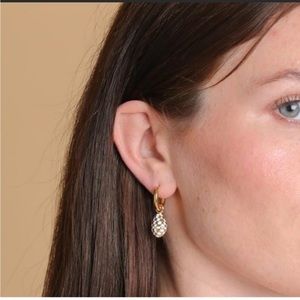 ASTRID AND MIYU
CHECKERBOARD PENDANT HOOPS